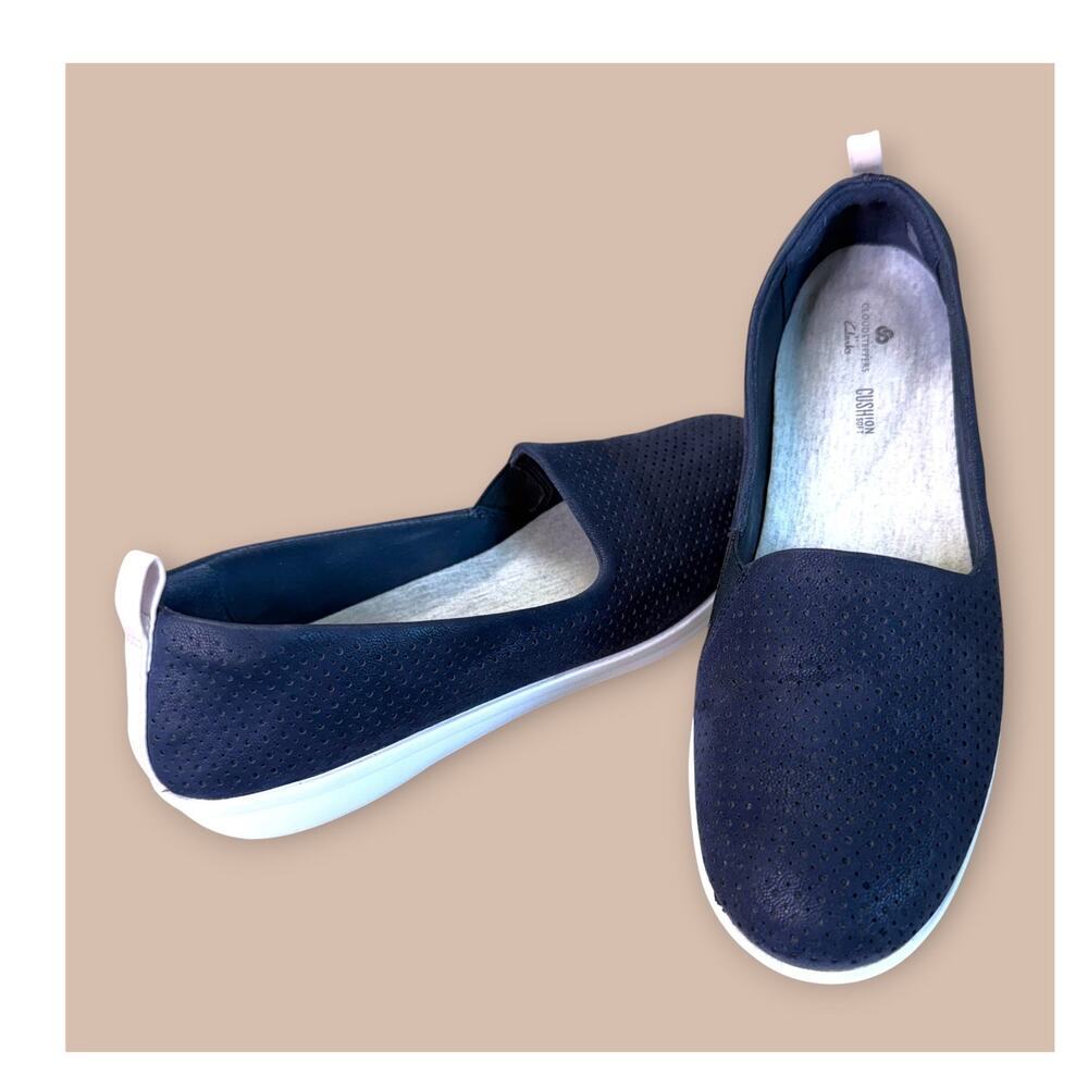 Clarks Cloudsteppers Leather Loafer Flat Comfort Shoes Women 8.5 Navy Perforated